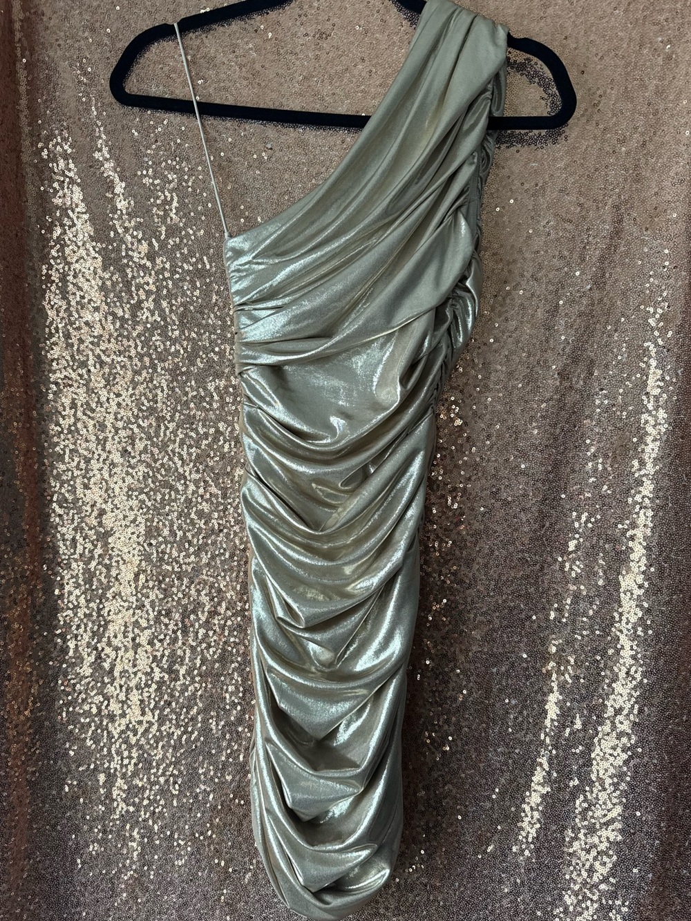 Alice and Olivia New with tags One-Shoulder Metallic Gold Ruched Dress